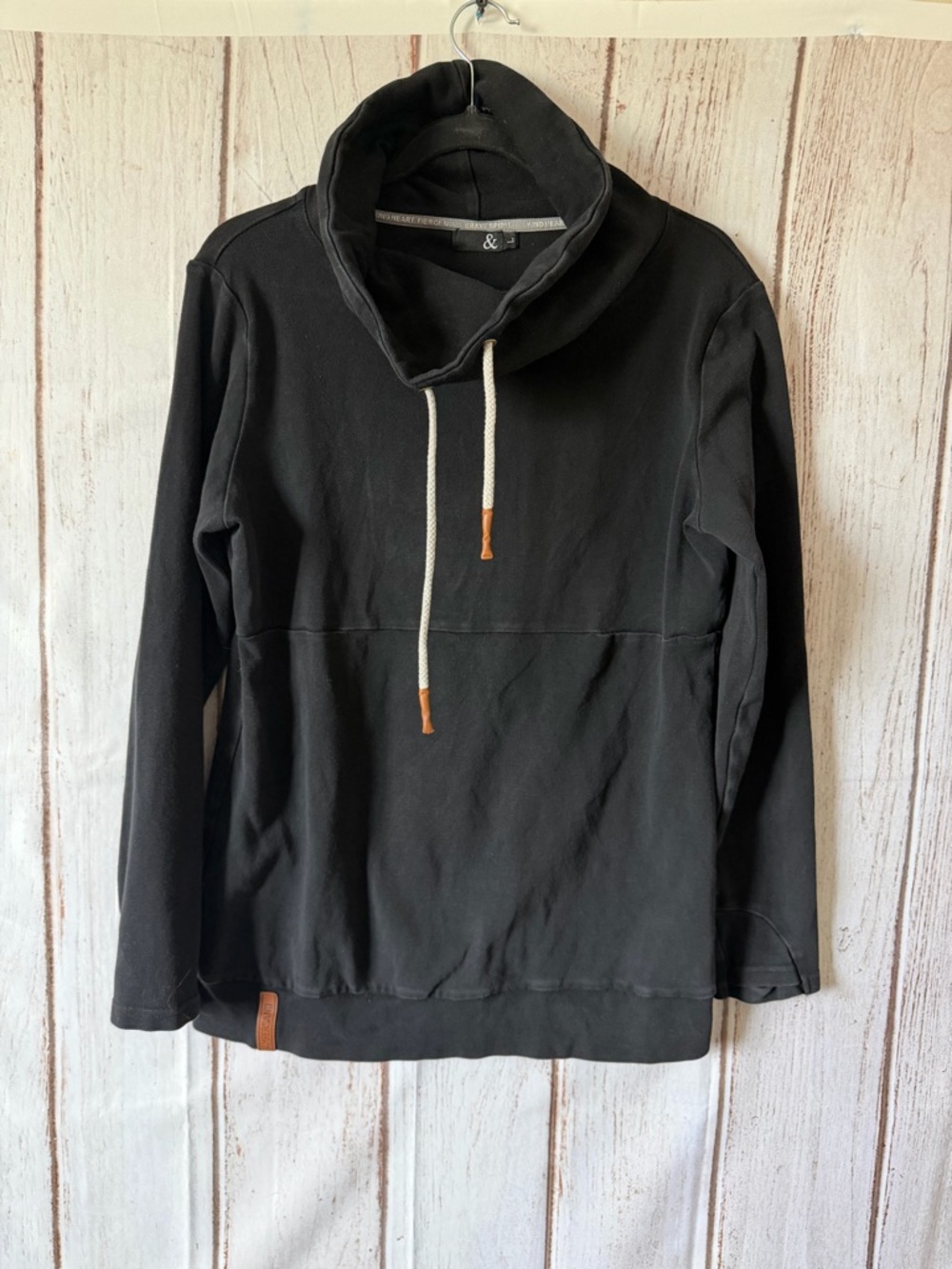 Ampersand Avenue Double Hood Pullover in Black
Singlehood Cowl Neck Hoodie L